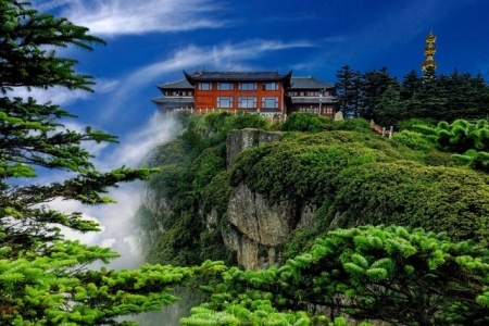 峨眉山的最高峰是哪