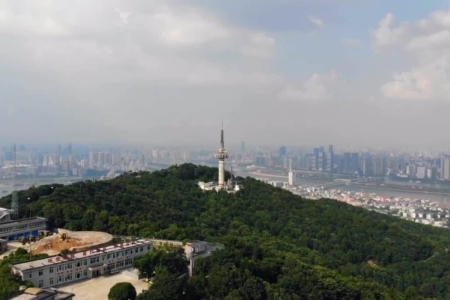 湖南长沙岳麓山高度