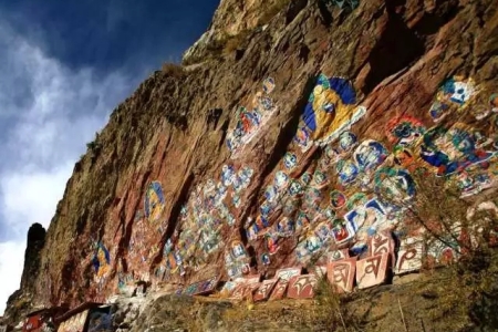 拉萨什么山比较出名