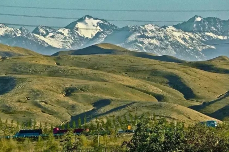 乌鲁木齐什么山比较出名