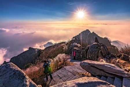 中国很难爬的六座名山