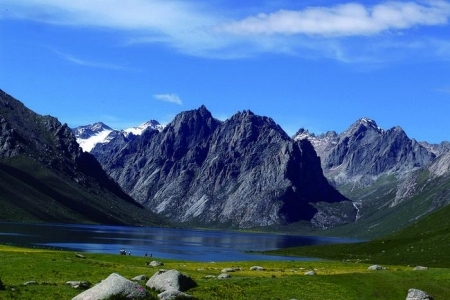 青海什么山比较出名