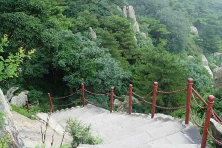 徒步爬泰山要多长时间