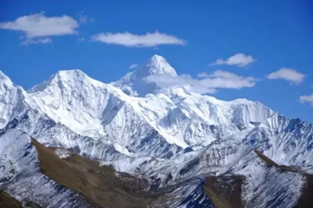 ‌四川海拔最高的山峰排名