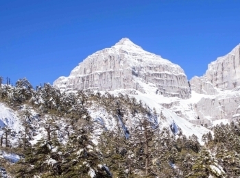巴拉格宗雪山