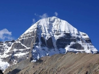 神山冈仁波齐峰