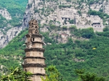 响堂山