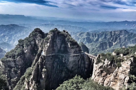 白石山爬到山顶需要几个小时