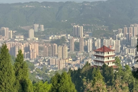 达州凤凰山要爬多久