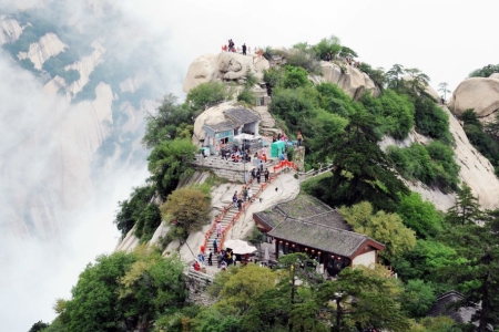 华山是不允许一个人爬山的吗