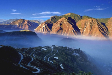 中国哪个省份山最多