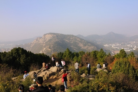 灵岩山一般要爬几个小时