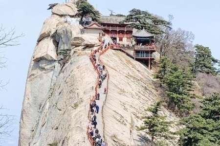 华山白天爬还是晚上爬